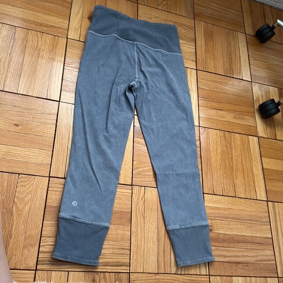 Lulu lemon leggings - Picture 2 of 4